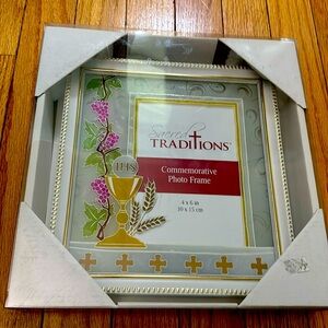 Brand new Sacred Traditions Commenorative Photo frame